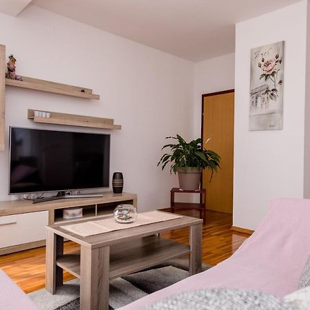 Zeljko Apartmani Lopar Bagian luar foto