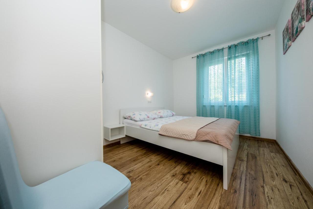 Zeljko Apartmani Lopar Bagian luar foto