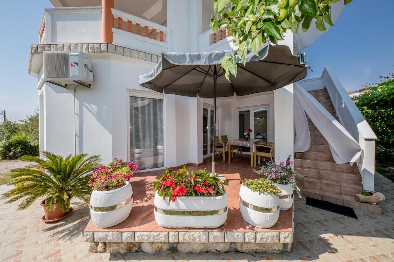 Zeljko Apartmani Lopar Bagian luar foto