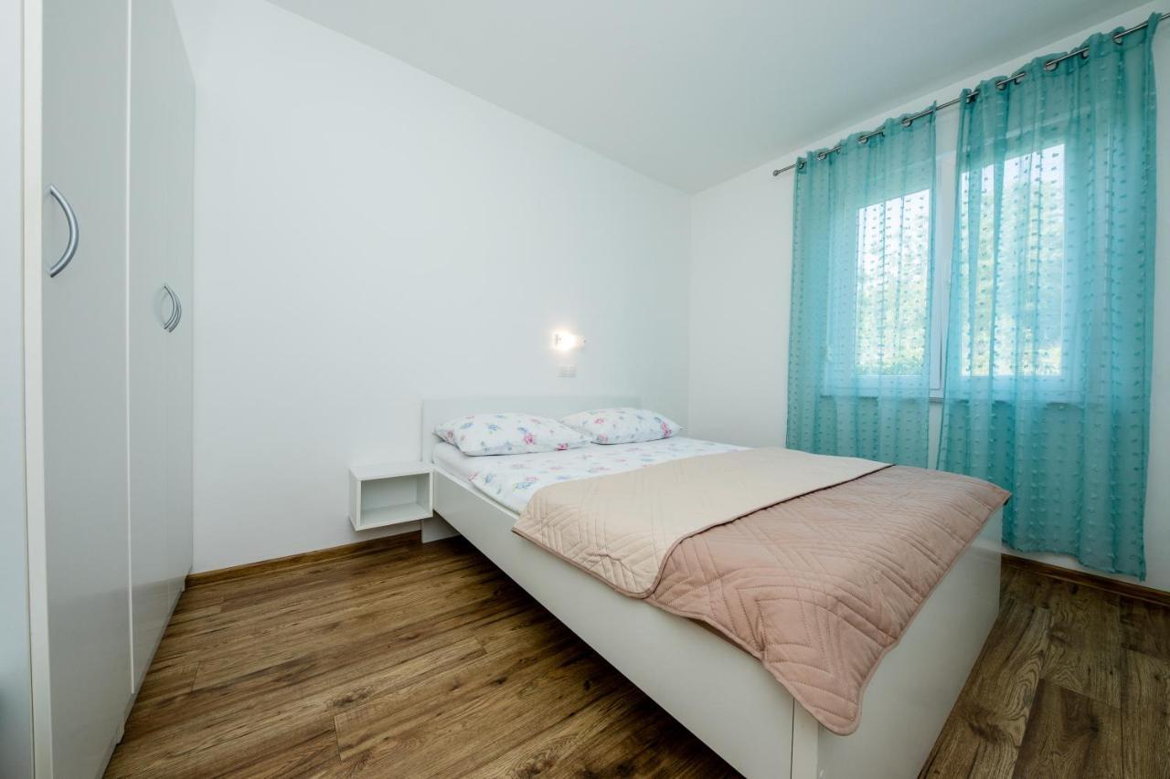 Zeljko Apartmani Lopar Bagian luar foto