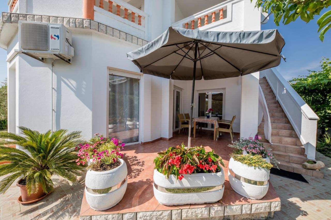 Zeljko Apartmani Lopar Bagian luar foto