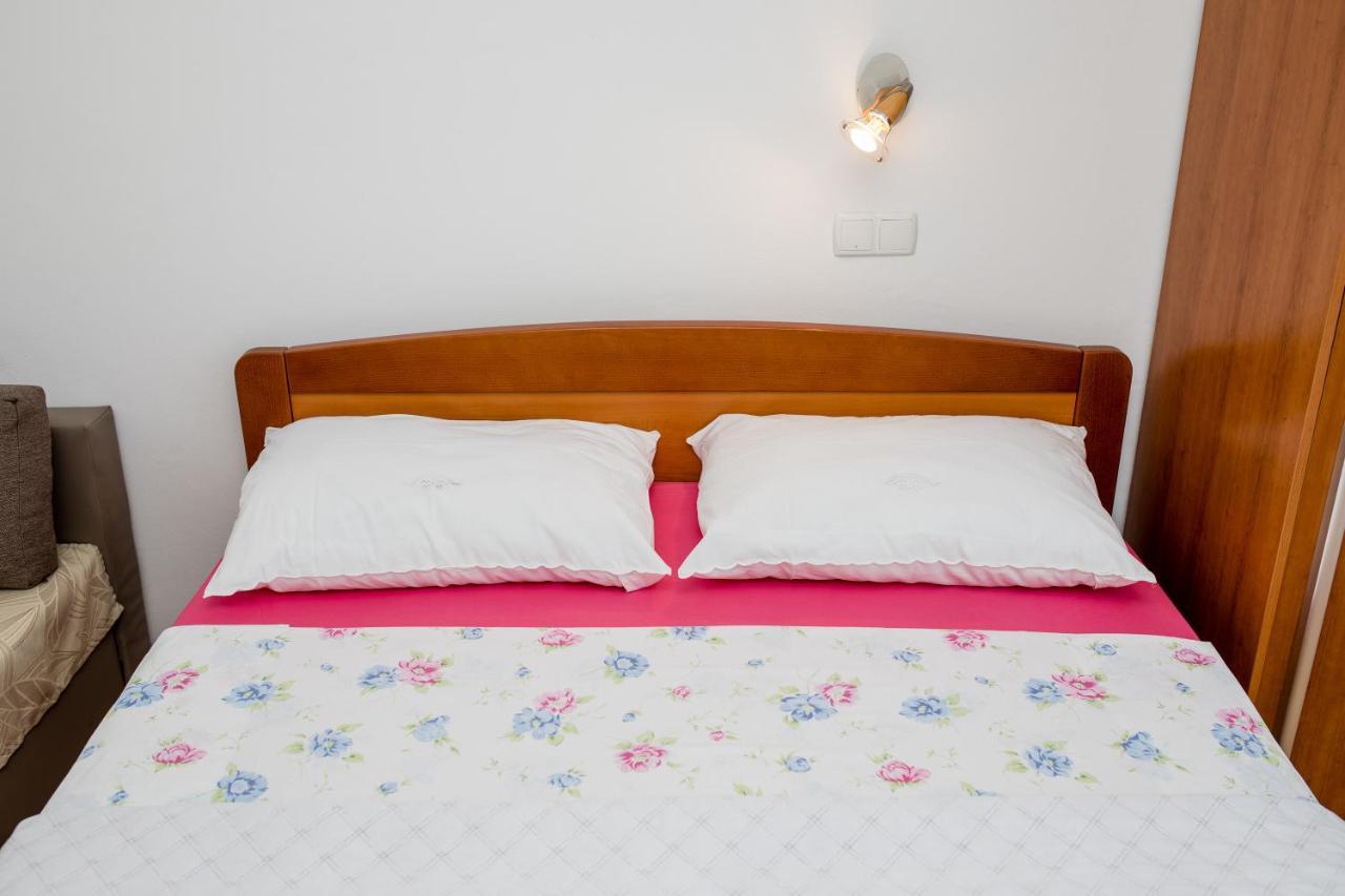 Zeljko Apartmani Lopar Bagian luar foto