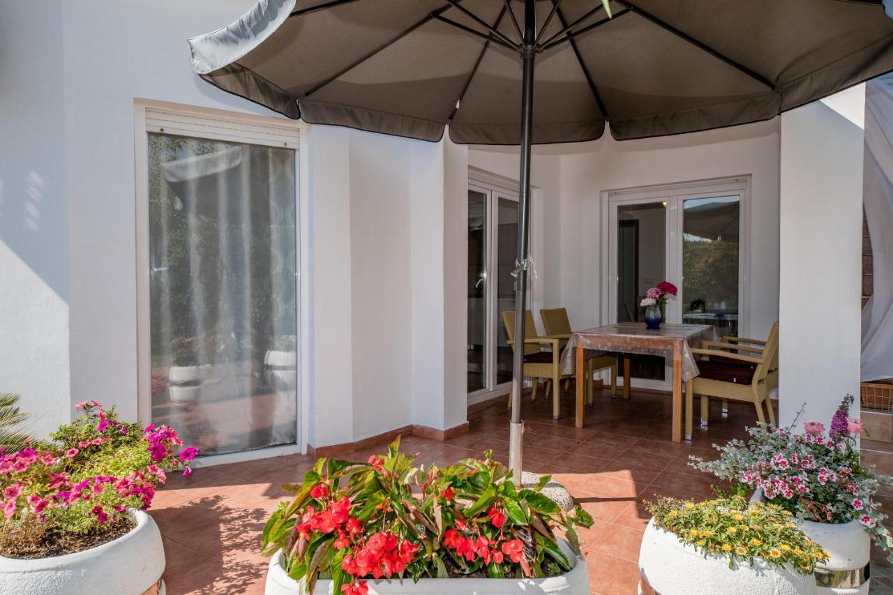 Zeljko Apartmani Lopar Bagian luar foto