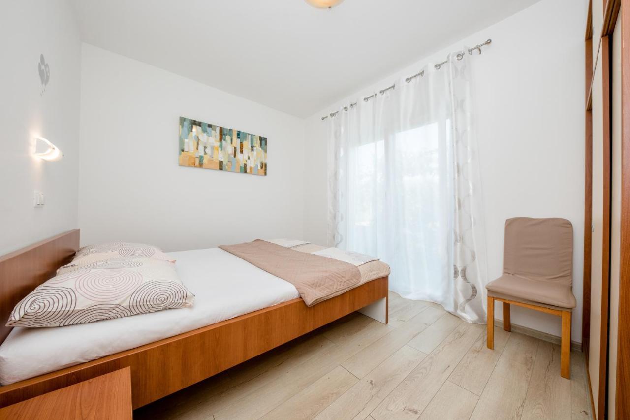 Zeljko Apartmani Lopar Bagian luar foto