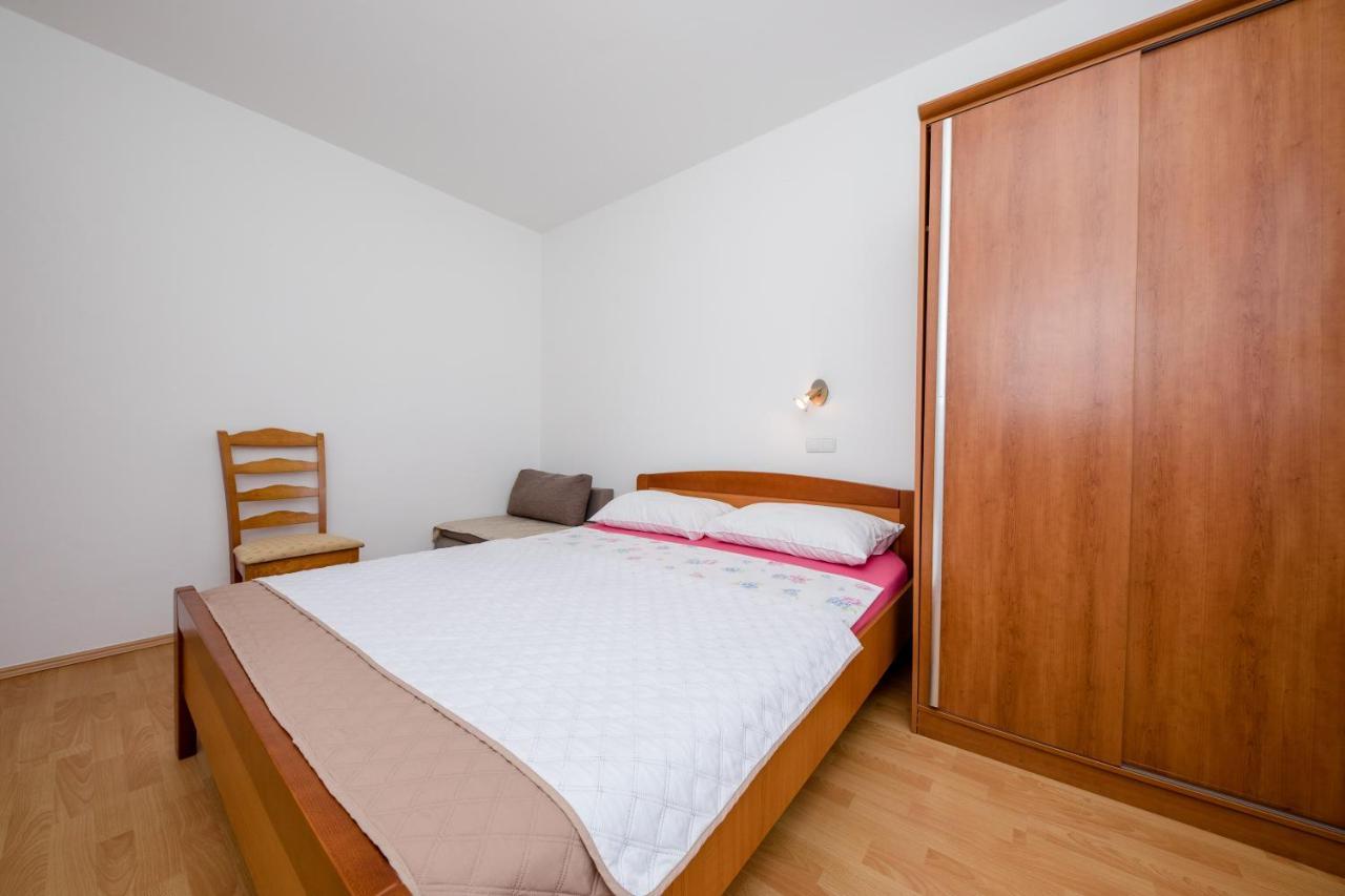 Zeljko Apartmani Lopar Bagian luar foto