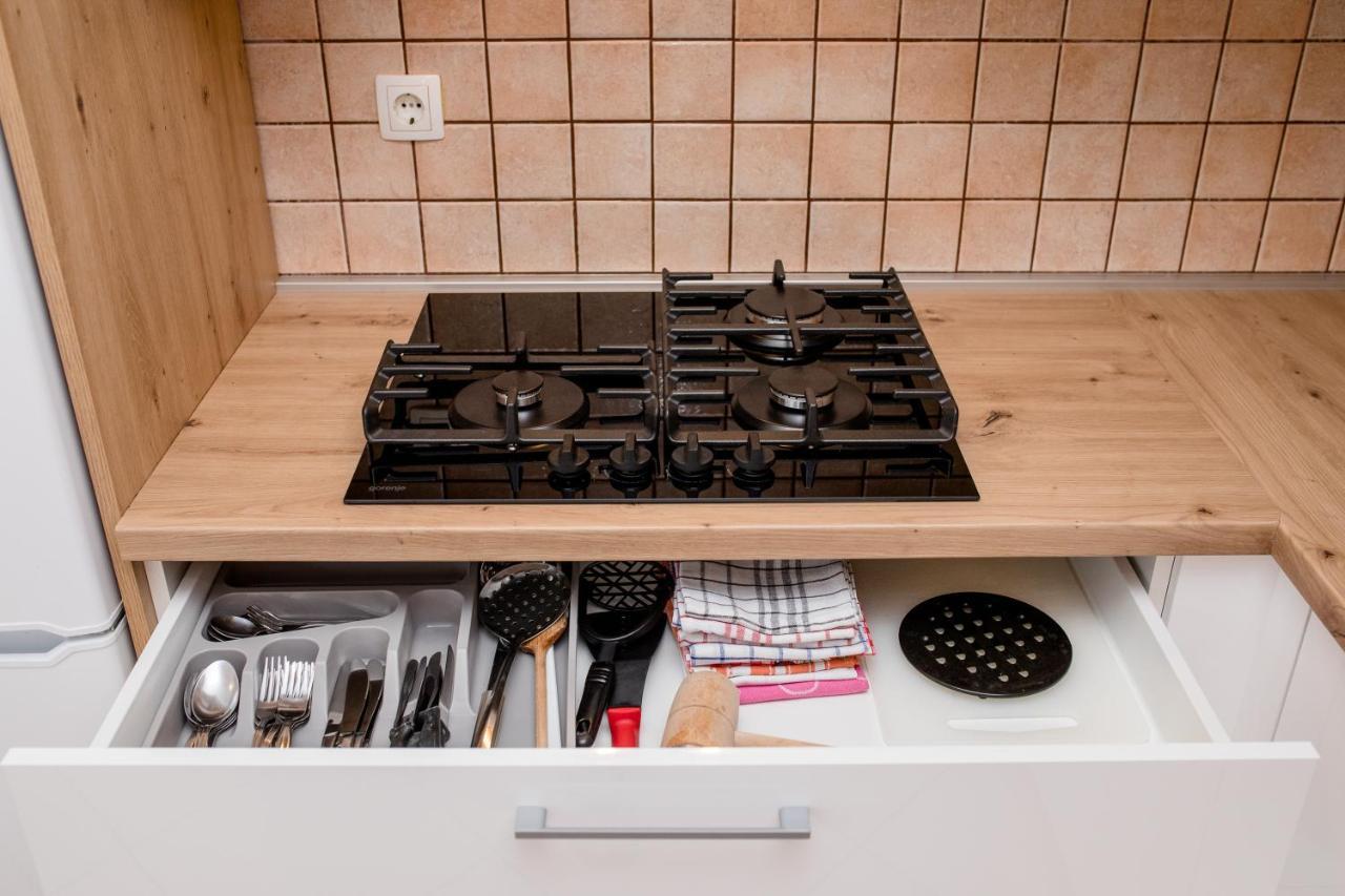 Zeljko Apartmani Lopar Bagian luar foto