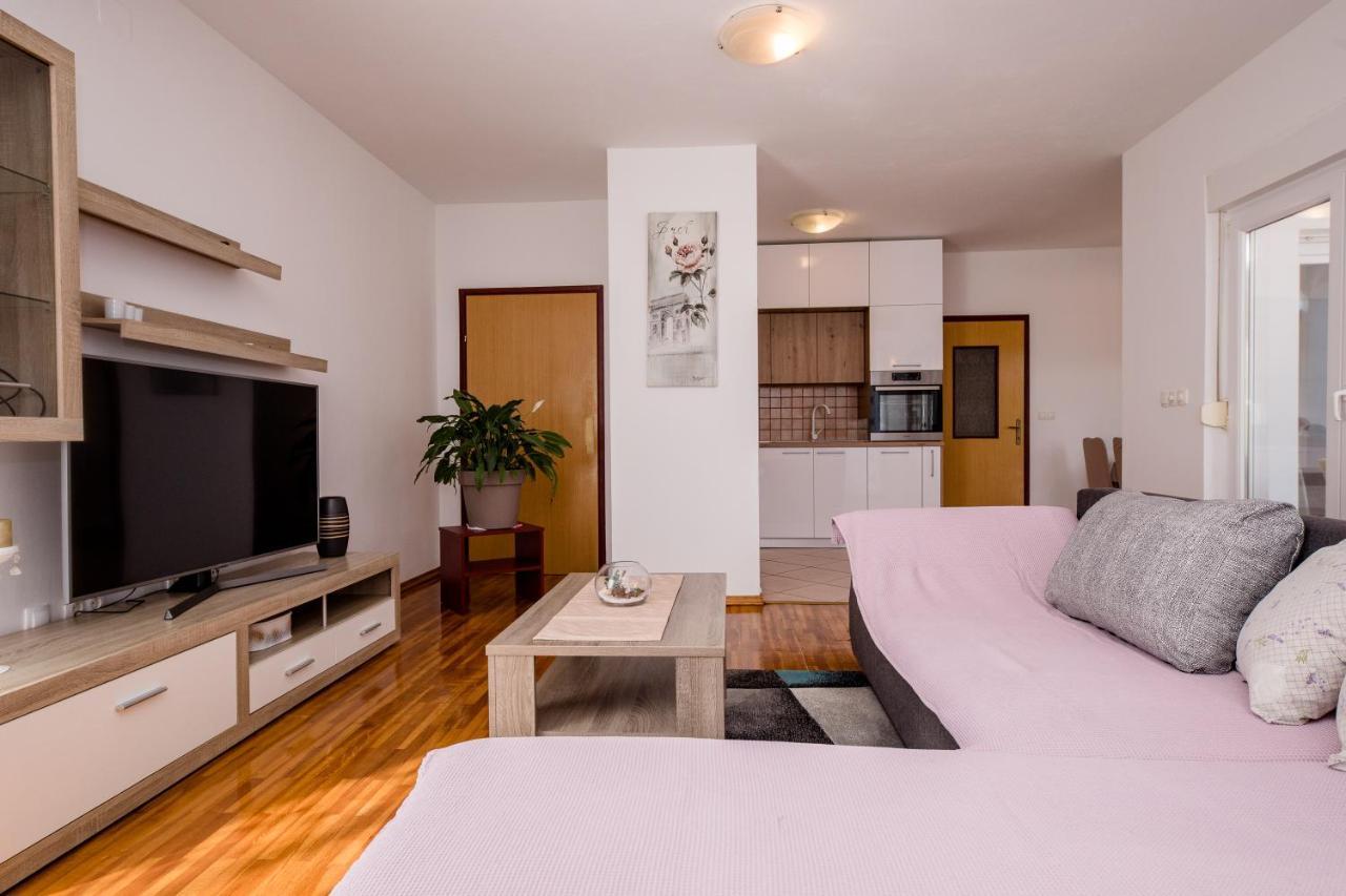 Zeljko Apartmani Lopar Bagian luar foto