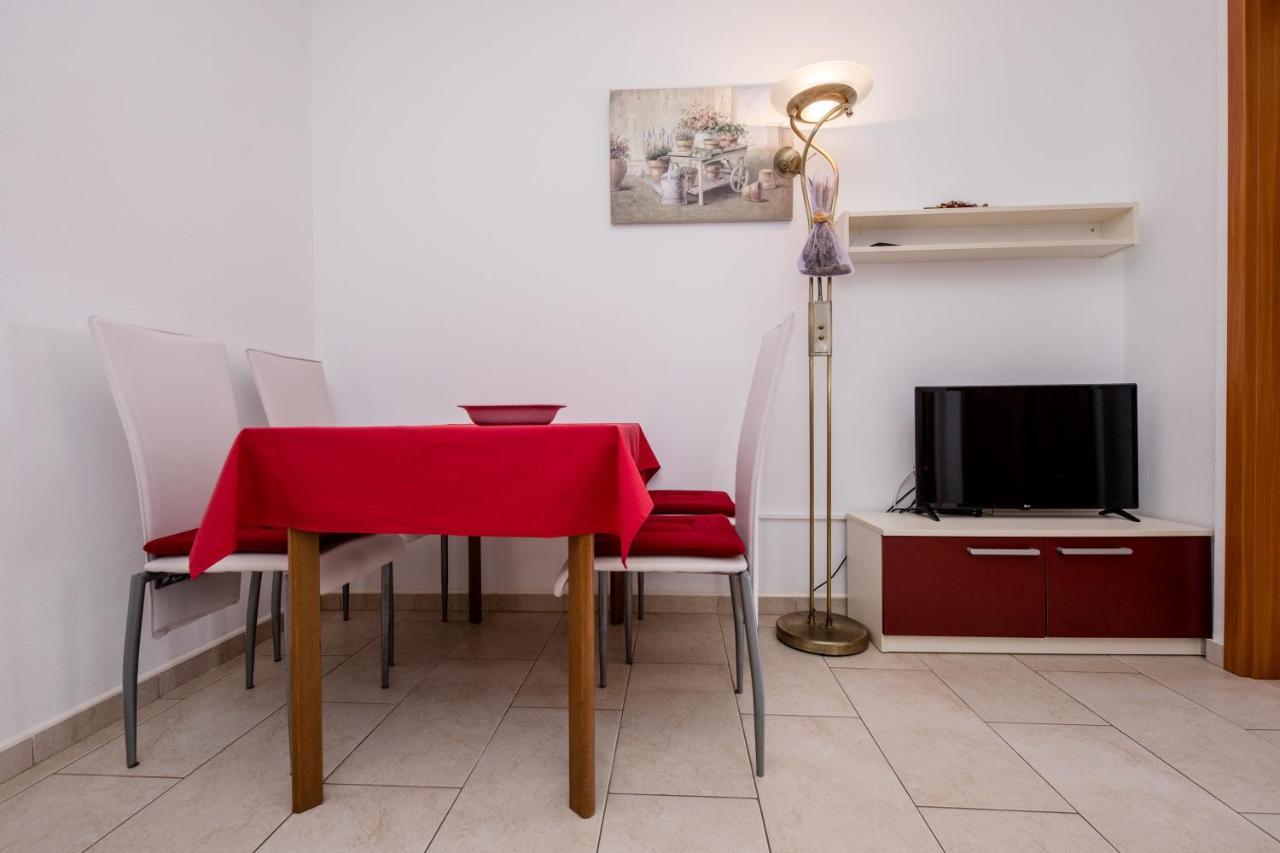 Zeljko Apartmani Lopar Bagian luar foto