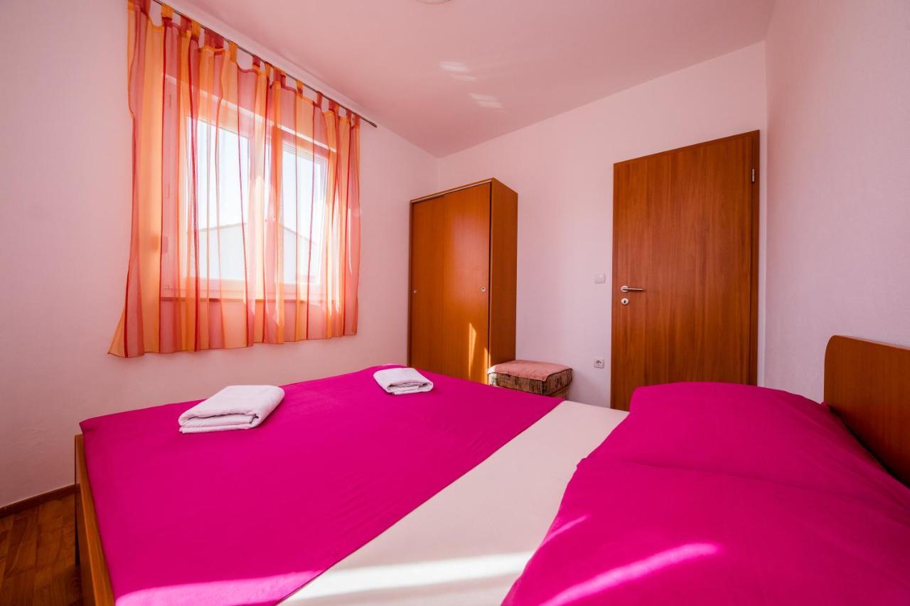 Zeljko Apartmani Lopar Bagian luar foto
