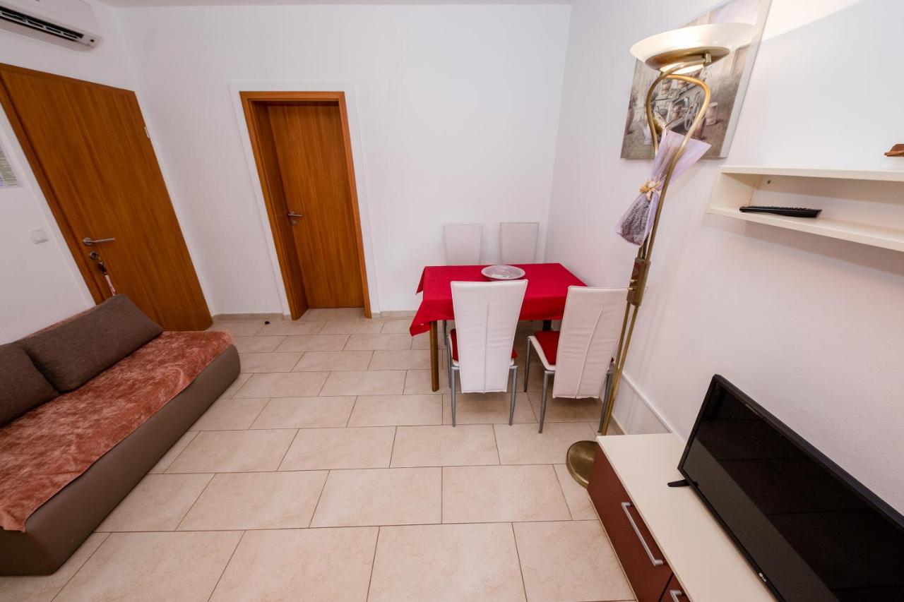 Zeljko Apartmani Lopar Bagian luar foto