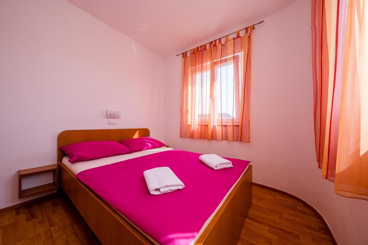 Zeljko Apartmani Lopar Bagian luar foto
