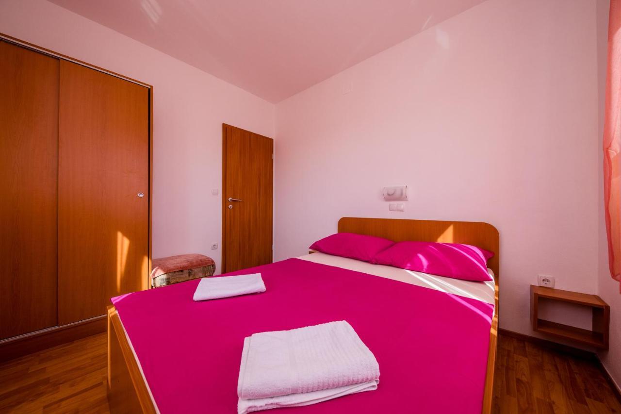 Zeljko Apartmani Lopar Bagian luar foto