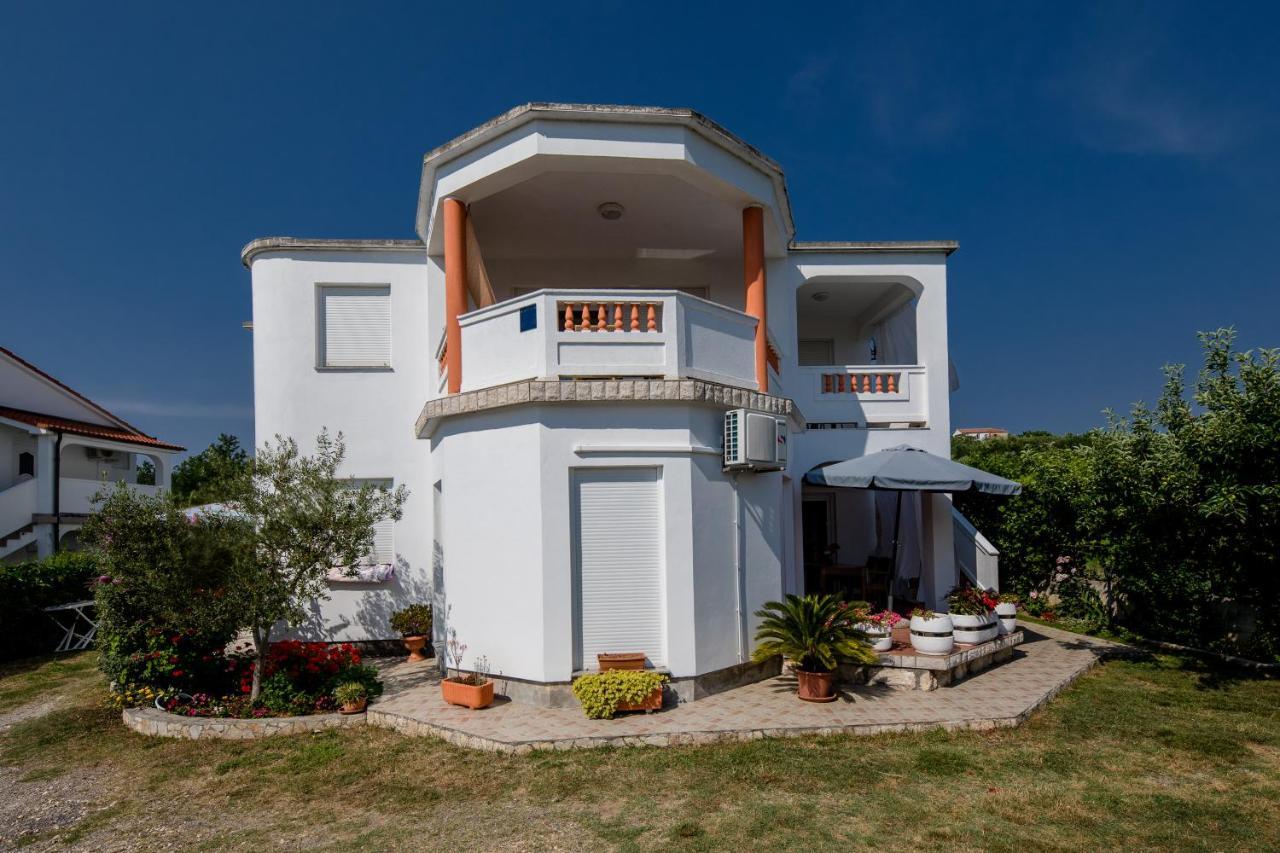 Zeljko Apartmani Lopar Bagian luar foto